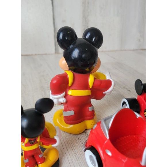 Mickey Mouse race car track helmet playset toy figure red 28 - Picture 10 of 14